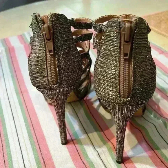 EXPRESS Gold Sandals 5 inch heel with zipper size 7 - Picture 2 of 5